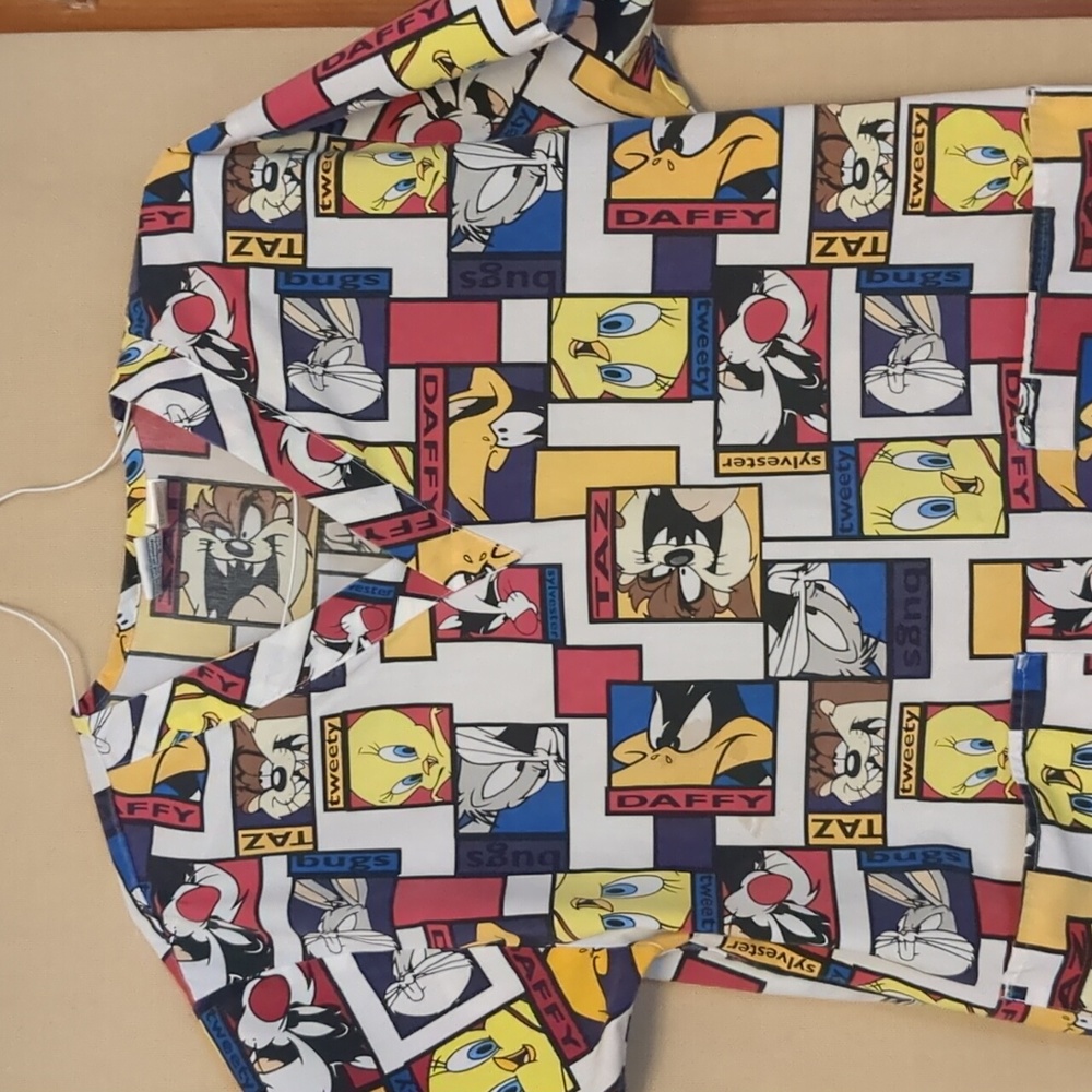 Looney Tunes Character Names 1997 All Over Print Vintage Medical Scrubs Top
